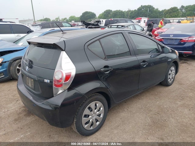Toyota Prius C Two 2014 JTDKDTB33E1568685 Image 4