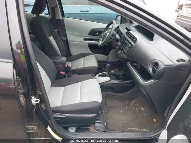 Toyota Prius C Two 2014 JTDKDTB33E1568685 Image 5