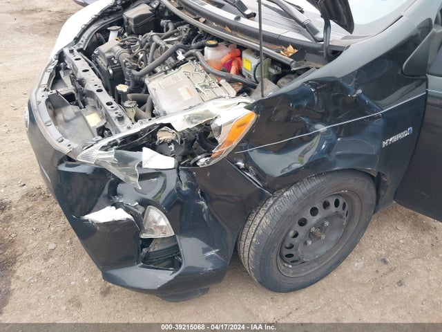 Toyota Prius C Two 2014 JTDKDTB33E1568685 Image 6