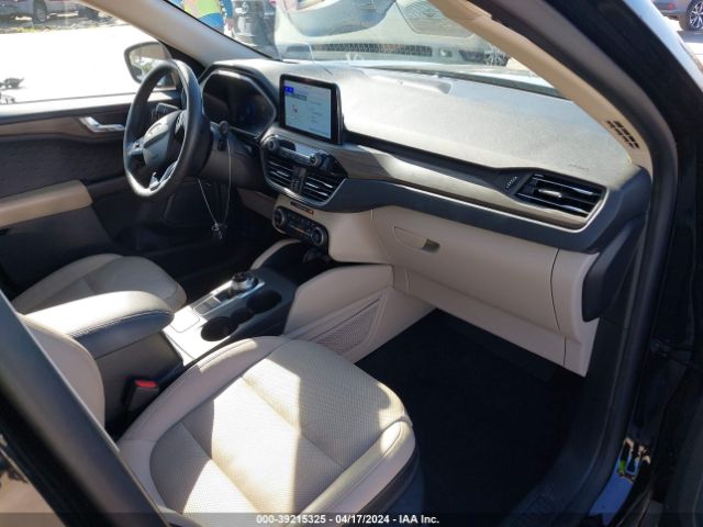 1FMCU9J97LUA73118 Ford Escape Titanium