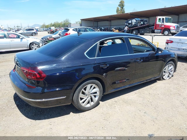 1VWBA7A32JC017273 Volkswagen Passat 2.0t Se