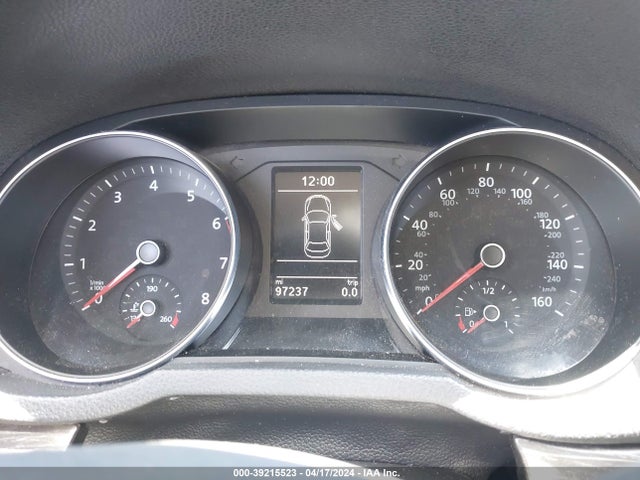 1VWBA7A32JC017273 Volkswagen Passat 2.0t Se