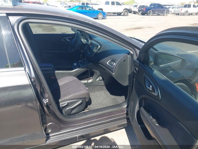 Chrysler 200 Limited 2015 1C3CCCAB8FN617300 Image 5