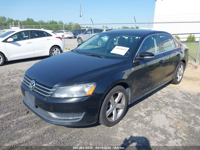 Volkswagen Passat 1.8t Wolfsburg Edition 2014 1VWAT7A35EC060467 Image 2