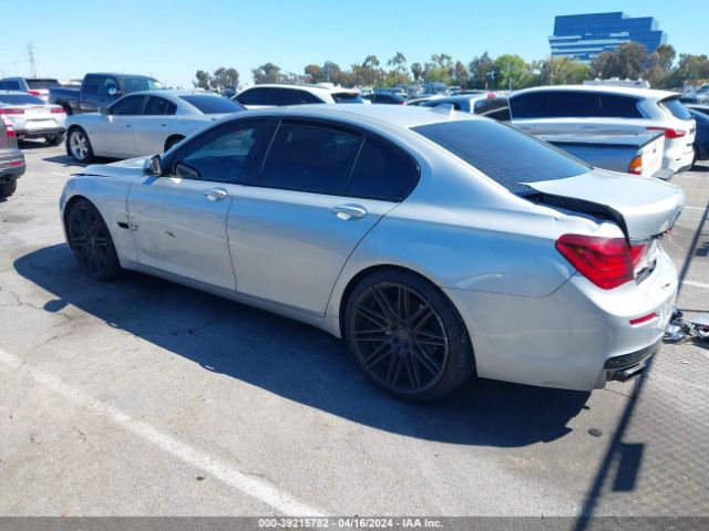 2013 BMW 740I WBAYA6C51DD143836 Photo 2