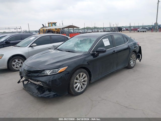 Toyota CAMRY LE 2020 4T1C11AK4LU996721 Image 2
