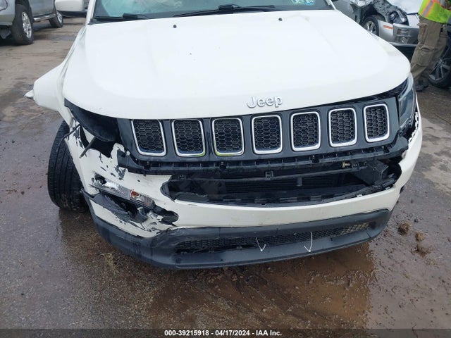 3C4NJDBB5JT366341 Jeep Compass Latitude 4x4