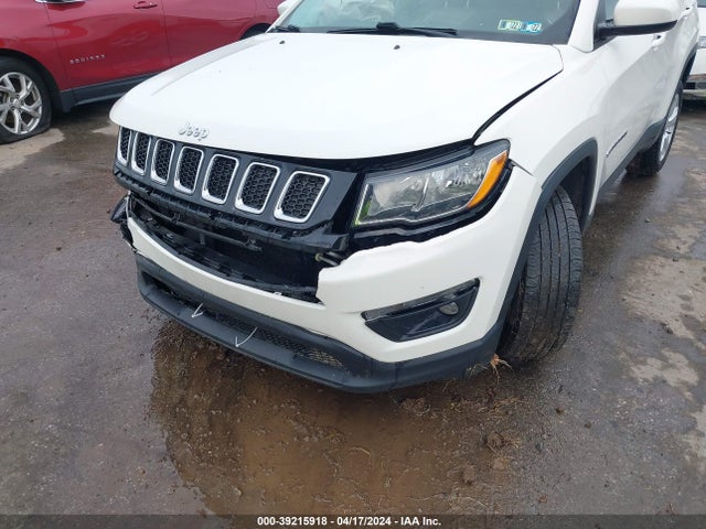3C4NJDBB5JT366341 Jeep Compass Latitude 4x4
