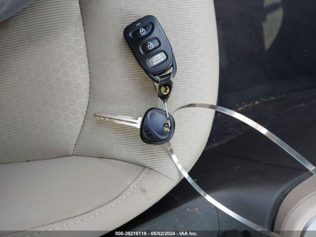 5NPD74LF0HH194497 Hyundai ELANTRA SE