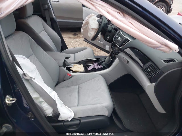 39216256 :رقم المزاد ، 1HGCR2F3XGA124069 vin ، 2016 Honda Accord Lx مزاد بيع
