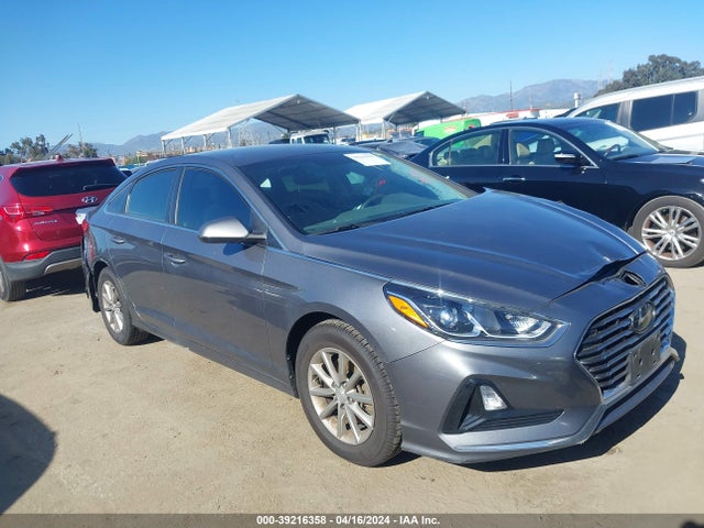 Hyundai SONATA SE 2018 5NPE24AF0JH699208 Image 1