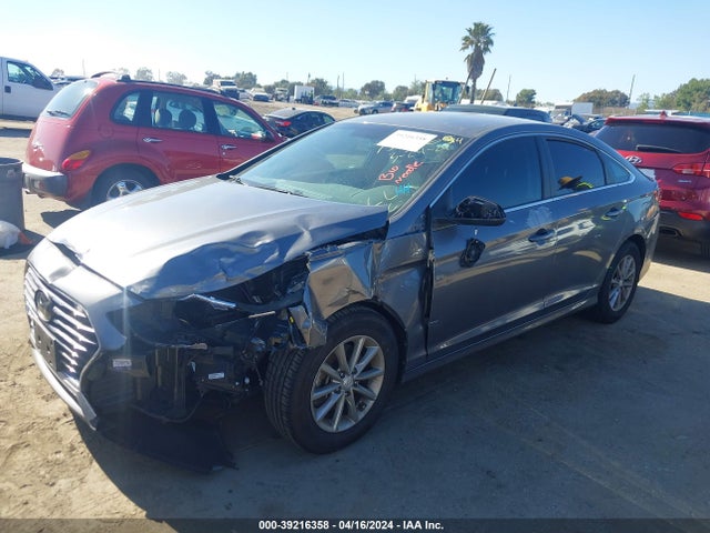Hyundai SONATA SE 2018 5NPE24AF0JH699208 Image 2