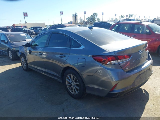 Hyundai SONATA SE 2018 5NPE24AF0JH699208 Image 3