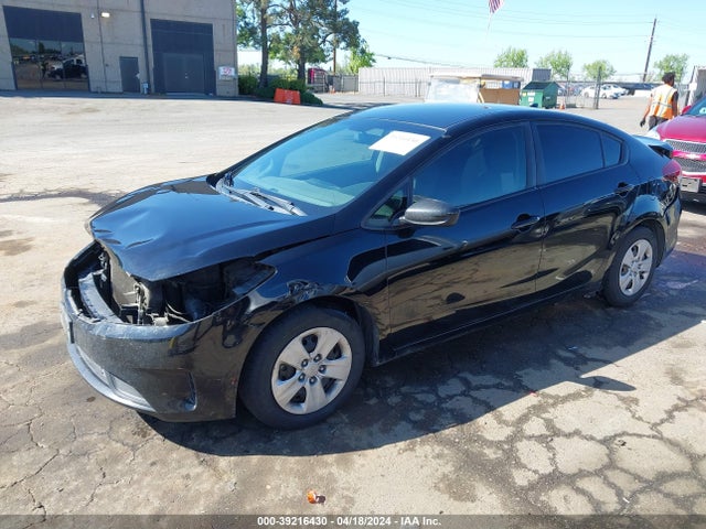 KIA FORTE LX 2017 3KPFK4A7XHE111715 Image 2