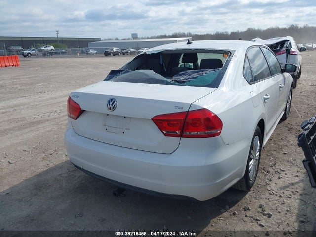 1VWAT7A35EC092397 Volkswagen Passat 1.8t S
