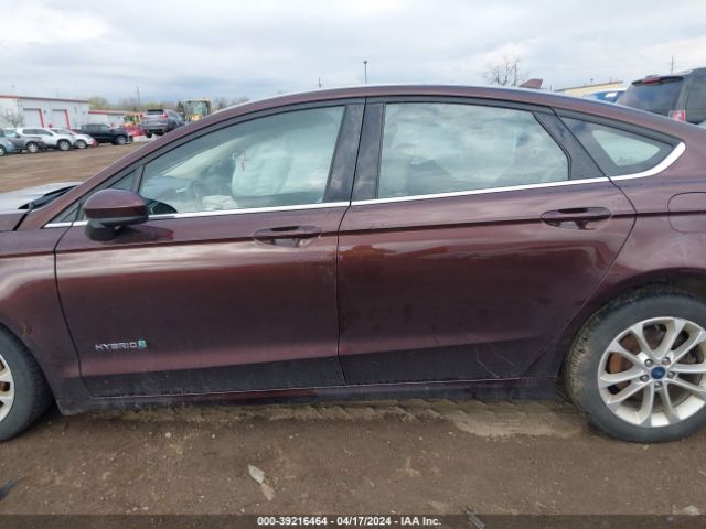 3FA6P0LU2KR196844 Ford Fusion Hybrid Se
