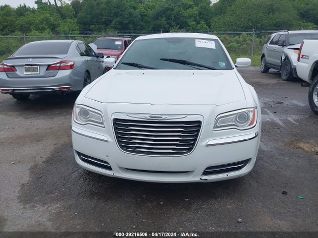 Chrysler 300 2014 2C3CCAAG0EH193716 Image 12