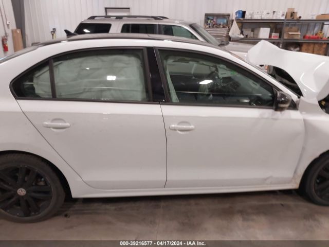 3VWD17AJ2JM211002 Volkswagen Jetta 1.8t Se Sport