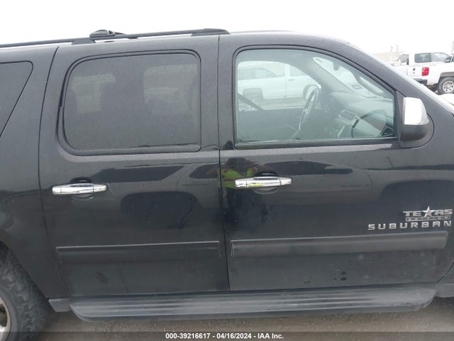 Chevrolet Suburban 1500 Ls 2014 1GNSCHE06ER128082 Image 13