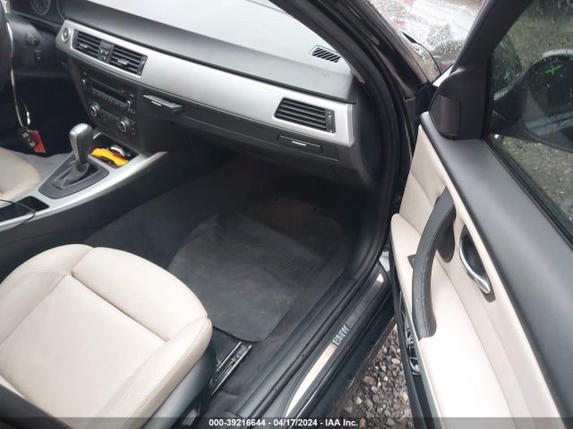 39216644 :رقم المزاد ، WBAPK5G50BNN81090 vin ، 2011 Bmw 328i Xdrive مزاد بيع