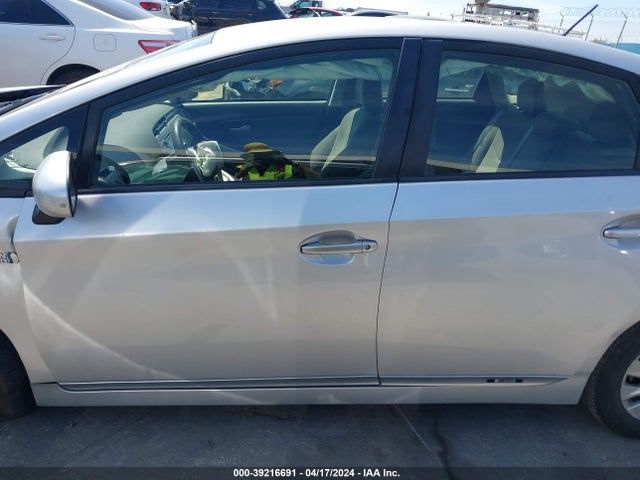 Toyota PRIUS PLUG-IN 2014 JTDKN3DP6E3056775 Image 14