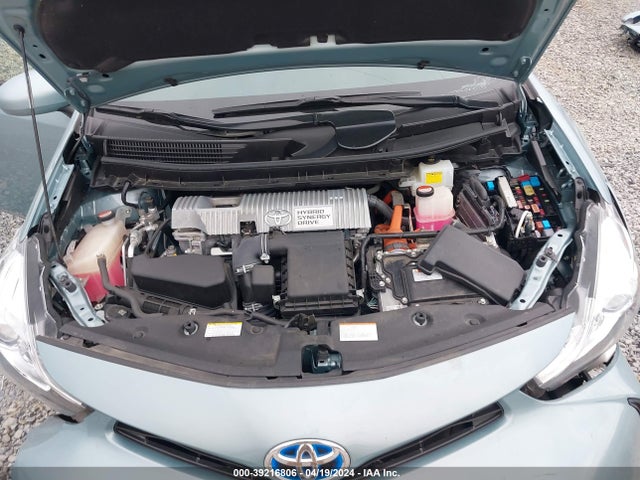 Toyota Prius V Three 2017 JTDZN3EUXHJ056829 Image 10