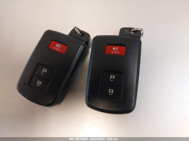Toyota Prius V Three 2017 JTDZN3EUXHJ056829 Image 11