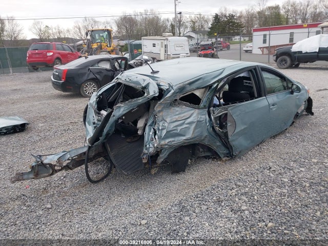 Toyota Prius V Three 2017 JTDZN3EUXHJ056829 Image 4