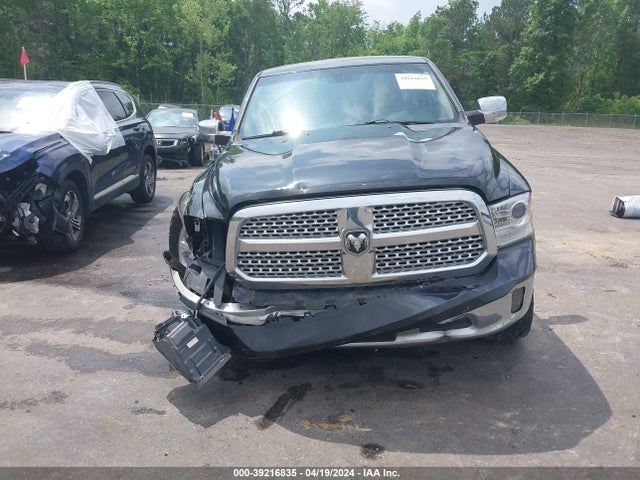 1C6RR7NT3HS832495 RAM 1500 Laramie  4x4 5'7 Box