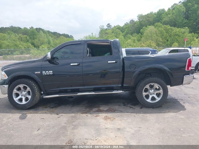 1C6RR7NT3HS832495 RAM 1500 Laramie  4x4 5'7 Box