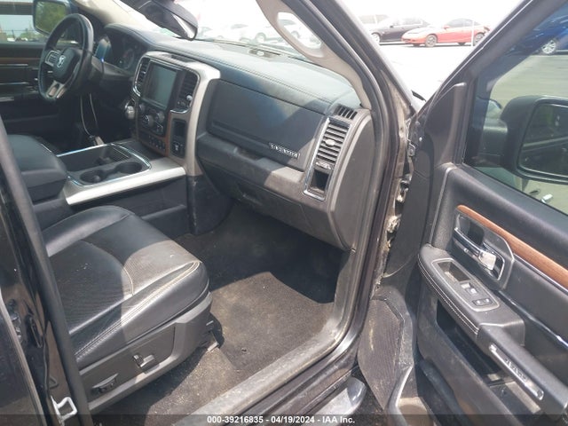 1C6RR7NT3HS832495 RAM 1500 Laramie  4x4 5'7 Box
