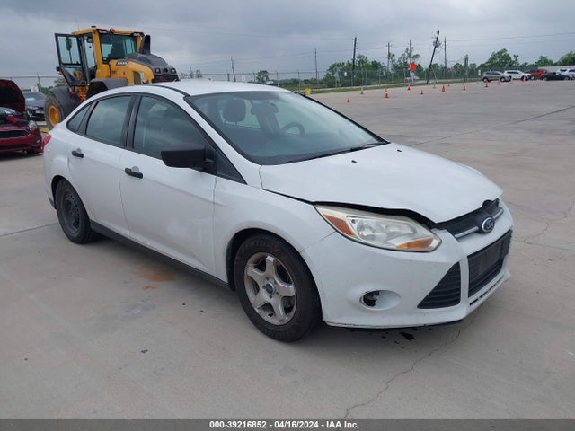 Ford FOCUS S 2014 1FADP3E26EL390011 Image 1