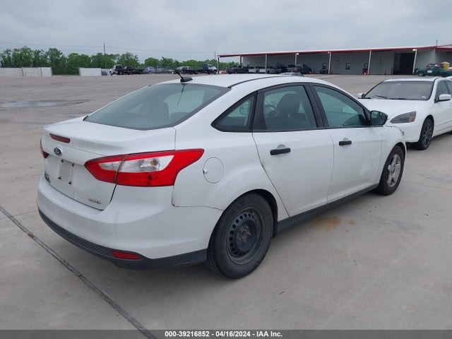Ford FOCUS S 2014 1FADP3E26EL390011 Image 4