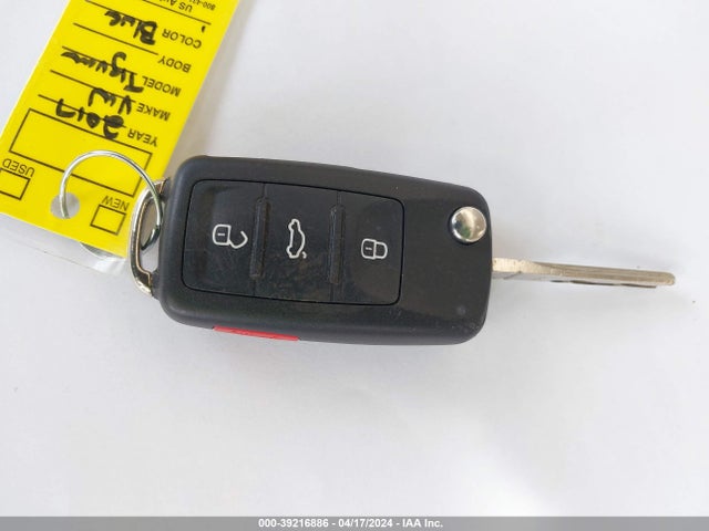 WVGAV7AX9HK023444 Volkswagen Tiguan 2.0t/2.0t S