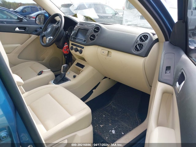 WVGAV7AX9HK023444 Volkswagen Tiguan 2.0t/2.0t S