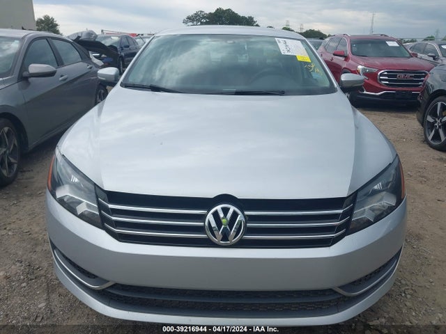 1VWAT7A37FC008162 Volkswagen Passat 1.8t S