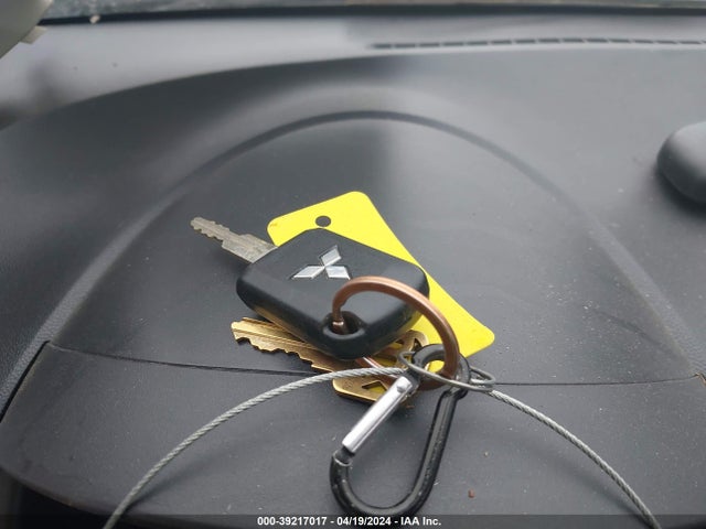 ML32A3HJ8HH011719 Mitsubishi MIRAGE ES