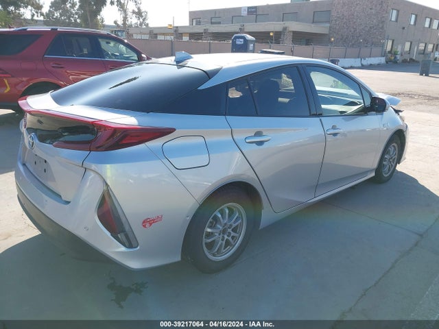 Toyota Prius Prime Advanced 2017 JTDKARFP2H3037186 Image 4