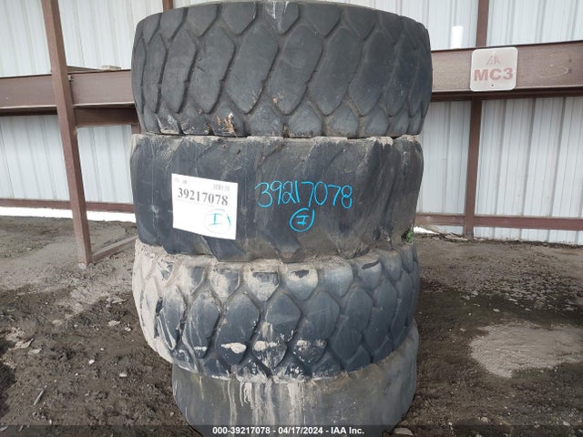 Aukcja sprzedaży 2019 20.5r25 Tires, vin: 99999999999999999, numer aukcji: 39217078