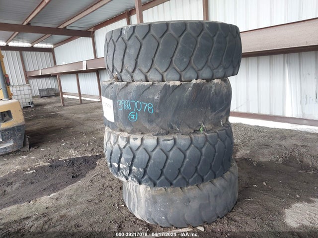 Aukcja sprzedaży 2019 20.5r25 Tires, vin: 99999999999999999, numer aukcji: 39217078
