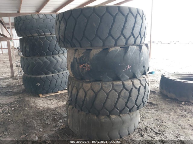 Aukcja sprzedaży 2019 20.5r25 Tires, vin: 99999999999999999, numer aukcji: 39217078