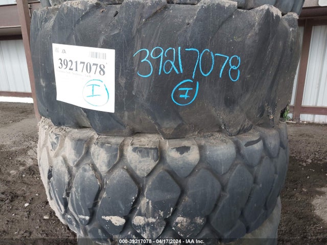 Aukcja sprzedaży 2019 20.5r25 Tires, vin: 99999999999999999, numer aukcji: 39217078