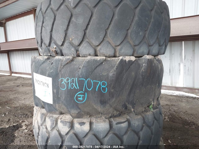 Aukcja sprzedaży 2019 20.5r25 Tires, vin: 99999999999999999, numer aukcji: 39217078