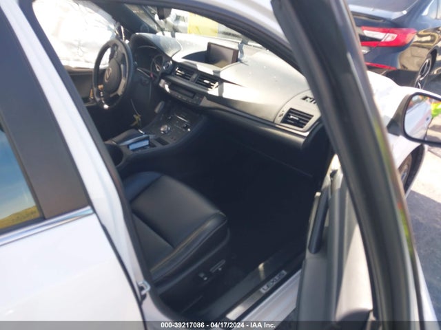 Lexus CT 200H 2017 JTHKD5BH4H2292506 Image 5
