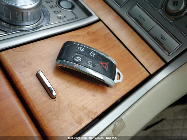 2010 JAGUAR XF SAJWA0FA0AHR51214 Photo 10