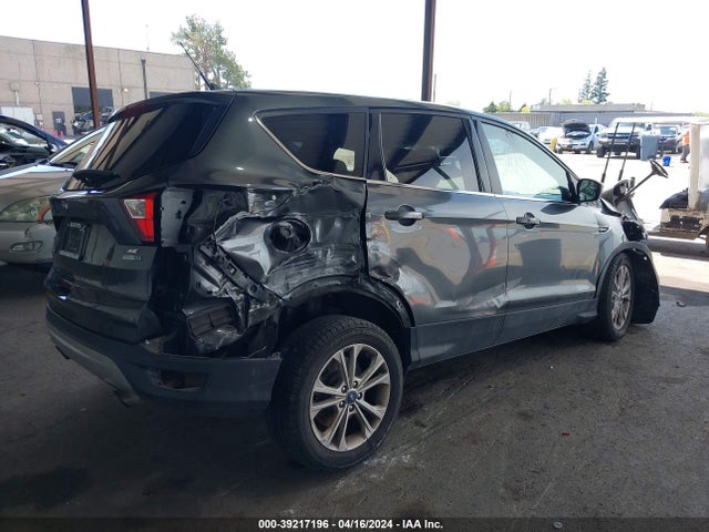 Ford ESCAPE SE 2019 1FMCU9GD1KUB79798 Image 4