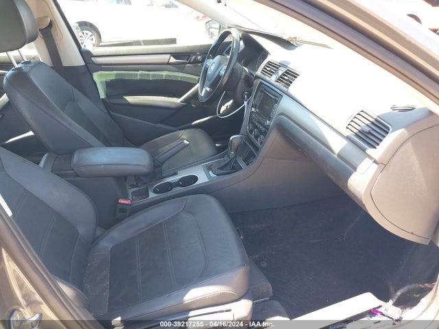 1VWBS7A36FC055559 Volkswagen Passat 1.8t Se