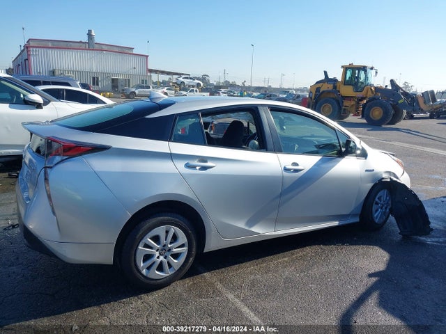 Toyota Prius One 2018 JTDKBRFU7J3604646 Image 13