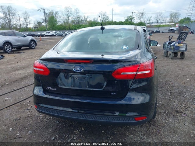 Ford FOCUS SE 2018 1FADP3F23JL221265 Image 16