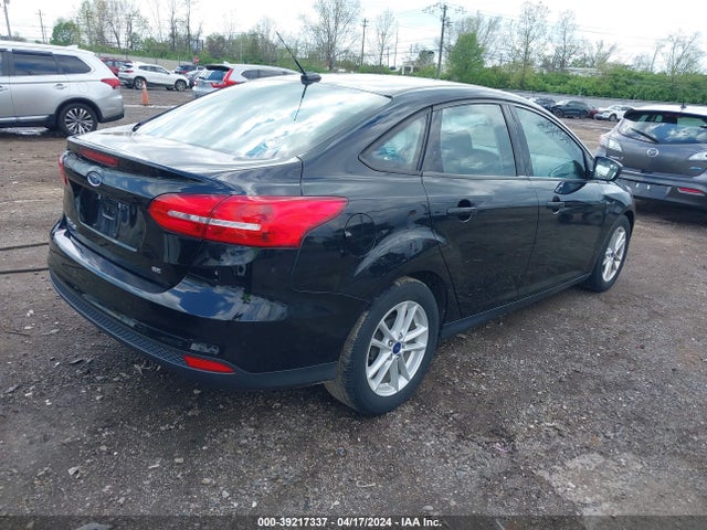 Ford FOCUS SE 2018 1FADP3F23JL221265 Image 4